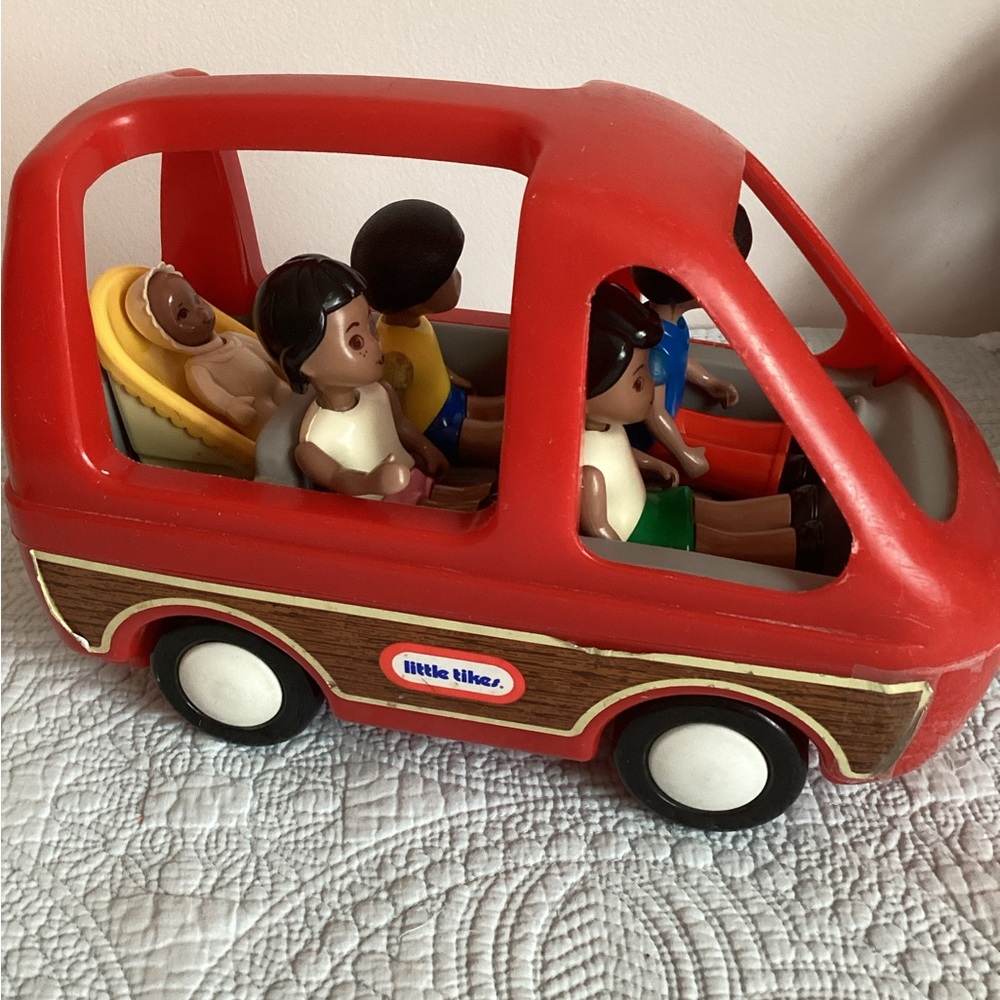 Little Tikes Vintage Van and Family
